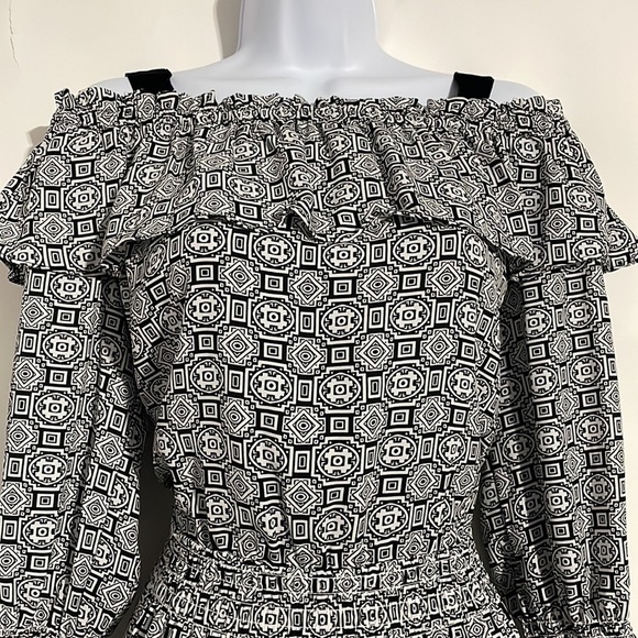 Libby Edelman Women’s Off the Shoulder Ruffle Dress! (NWT)! - Picture 3 of 8